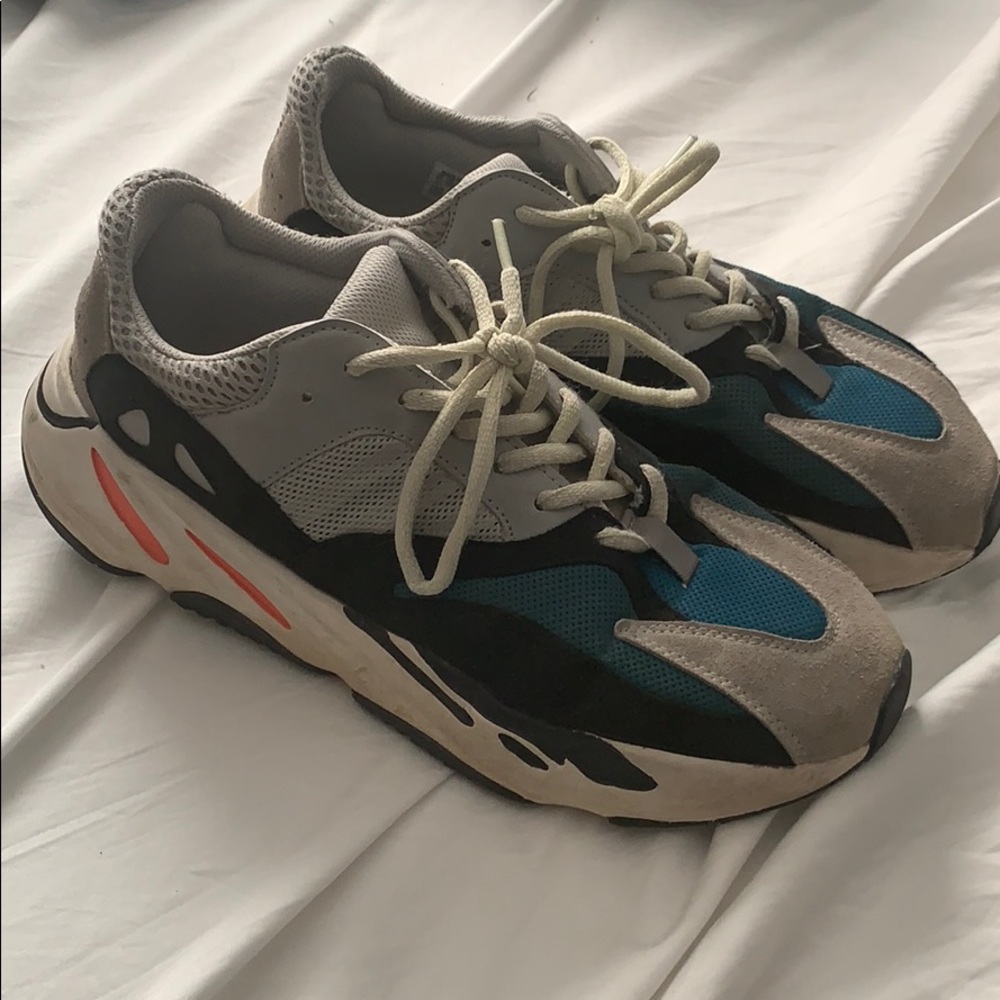 *UA* Wave Runners Size 11 BEATERS
